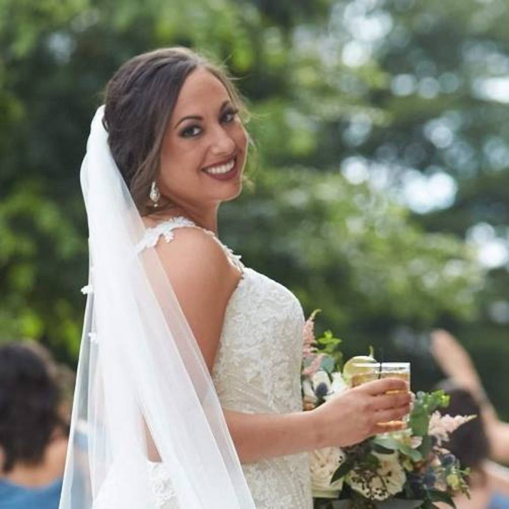 Meet your Posher, Elyssa